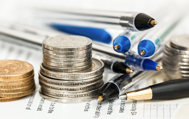 Ahorros de un autónomo por gastos deducibles y gastos suministros.