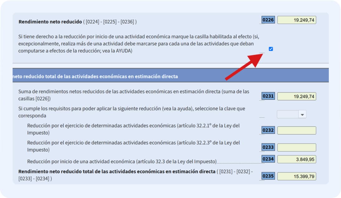 En tu primer año de actividad, Hacienda te aplica una reducción en el modelo 100 de tu renta de autónomo.